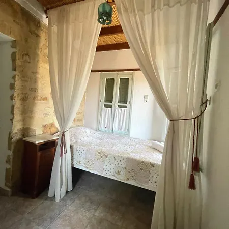 Petrino 2 - Traditional Lerian House Tatil Evi *