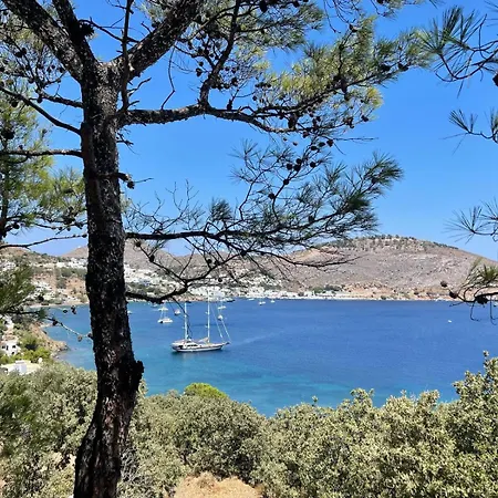 Petrino 2 - Traditional Lerian House Lakkíon