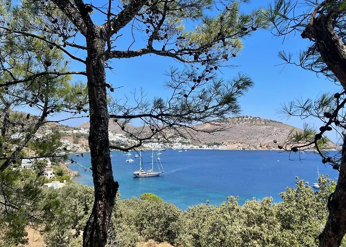 Petrino 2 - Traditional Lerian House Lakkíon