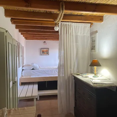 Petrino 2 - Traditional Lerian House Lakkíon