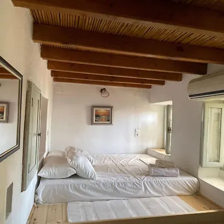 Petrino 2 - Traditional Lerian House