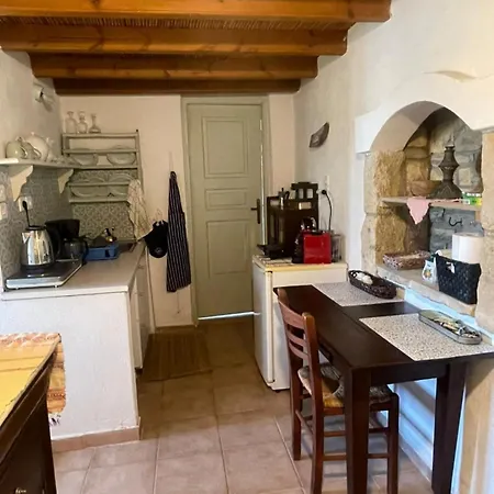 Petrino 2 - Traditional Lerian House *