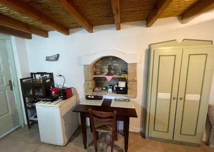 Tatil Evi Petrino 2 - Traditional Lerian House Lakkíon